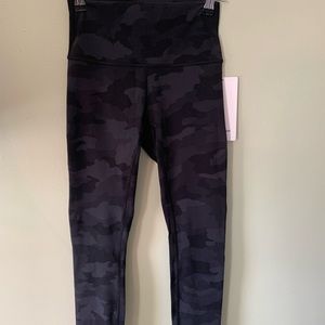 lululemon Wunder Under HR Crop 23” Black Camo